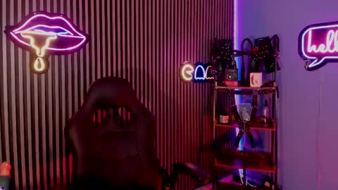 MAXIMO online show from May 25, 2026, 4:07 am
