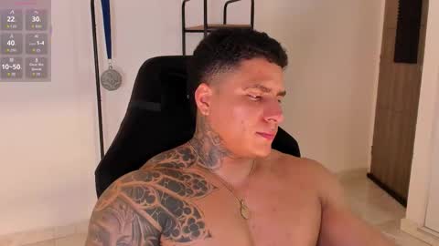 Snapshot of maximoscott_ chatting on September 14, 2025, 2:11 am Maximoscott online show from September 14, 2025, 2:11 am