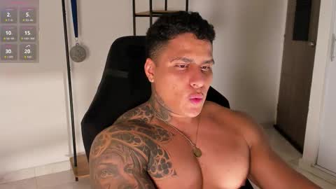 Snapshot of maximoscott_ chatting on September 15, 2025, 11:38 pm Maximoscott online show from September 15, 2025, 11:38 pm