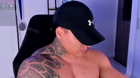 Snapshot of maximoscott_ chatting on October 15, 2025, 1:06 am Maximoscott online show from October 15, 2025, 1:06 am