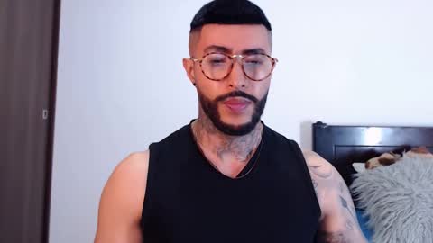 Snapshot of maximus_golden chatting on February 9, 2025, 4:14 am Independent Model online show from February 9, 2025, 4:14 am