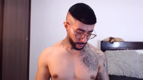Snapshot of maximus_golden chatting on February 21, 2025, 3:01 am Independent Model online show from February 21, 2025, 3:01 am