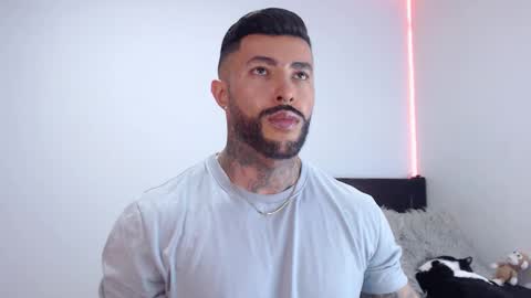 Snapshot of maximus_golden chatting on October 1, 2025, 3:01 am Independent Model online show from October 1, 2025, 3:01 am