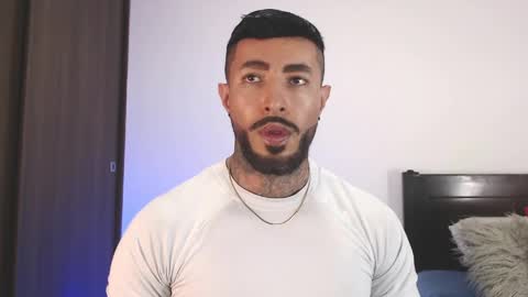 Independent Model online show from April 9, 2026, 2:44 am