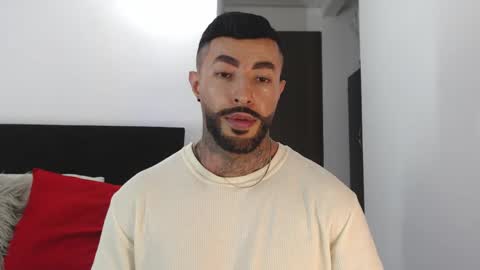 Snapshot of maximus_golden chatting on May 19, 2026, 3:02 am Independent Model online show from May 19, 2026, 3:02 am