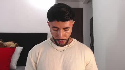 Snapshot of maximus_golden chatting on June 1, 2026, 2:46 am Independent Model online show from June 1, 2026, 2:46 am