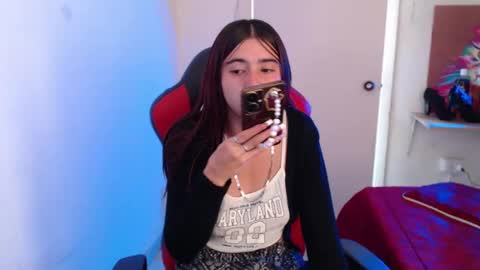 maxinesex_ online show from November 19, 2025, 1:33 pm