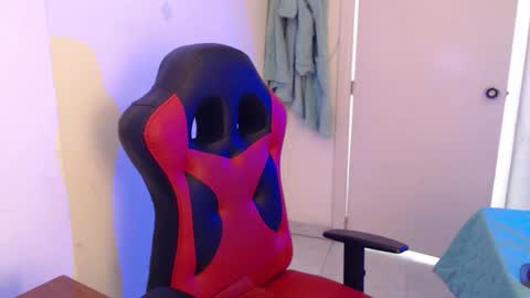 maxinesex_ online show from February 18, 2026, 4:36 pm