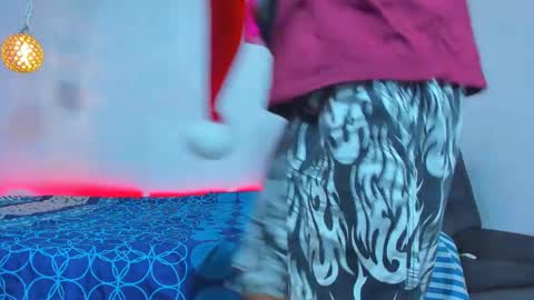 Snapshot of maxowens_oficial chatting on December 29, 2024, 10:47 pm MAX online show from December 29, 2024, 10:47 pm