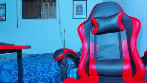 Snapshot of maxowens_oficial chatting on September 14, 2025, 8:30 pm MAX online show from September 14, 2025, 8:30 pm