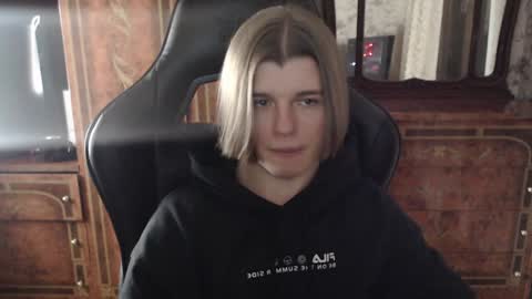 Snapshot of maxplay18 chatting on December 12, 2024, 2:33 pm Max online show from December 12, 2024, 2:33 pm