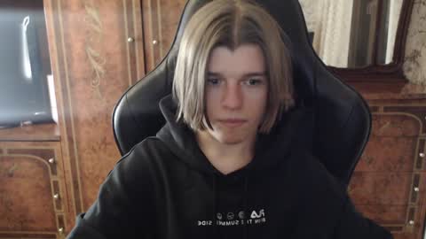 Snapshot of maxplay18 chatting on December 12, 2024, 8:32 pm Max online show from December 12, 2024, 8:32 pm