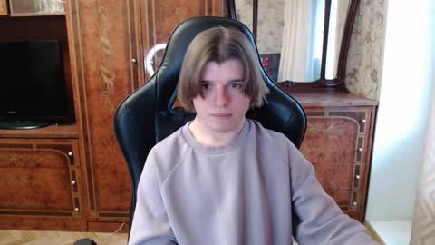 Max online show from December 3, 2025, 8:23 am