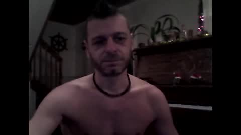 Snapshot of maxthewolf chatting on December 27, 2024, 11:39 am MaxTheWolf online show from December 27, 2024, 11:39 am