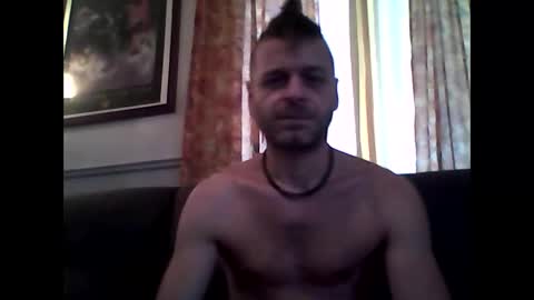 Snapshot of maxthewolf chatting on November 1, 2025, 7:05 pm MaxTheWolf online show from November 1, 2025, 7:05 pm