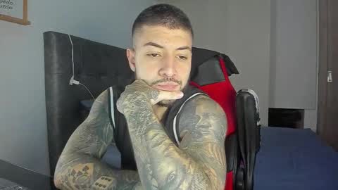 Snapshot of maxvibe_ chatting on October 21, 2025, 2:45 am maxvibe_ online show from October 21, 2025, 2:45 am