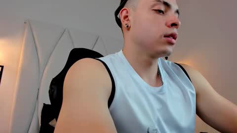 MAX online show from February 4, 2025, 9:10 pm