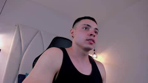 MAX online show from February 19, 2025, 10:42 pm