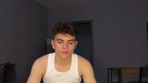 Snapshot of maxwoolf chatting on May 9, 2026, 2:55 pm Max online show from May 9, 2026, 2:55 pm