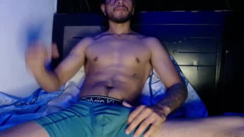 maxximus_10 online show from December 22, 2024, 6:04 pm