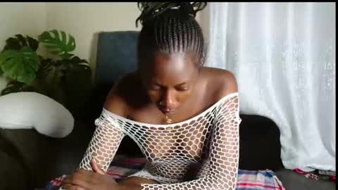 maxxinepetite online show from February 8, 2026, 11:13 am