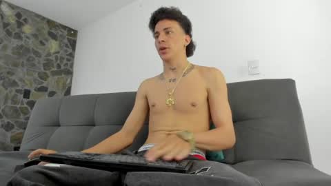 Snapshot of maxxx_bigcock chatting on June 25, 2026, 1:38 am Max online show from June 25, 2026, 1:38 am
