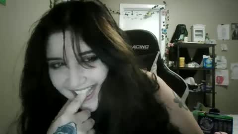 Snapshot of maxxxine17 chatting on October 3, 2025, 4:09 am Maxxxine17 online show from October 3, 2025, 4:09 am