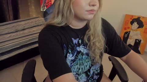 Maxine Minx online show from December 16, 2024, 5:43 pm