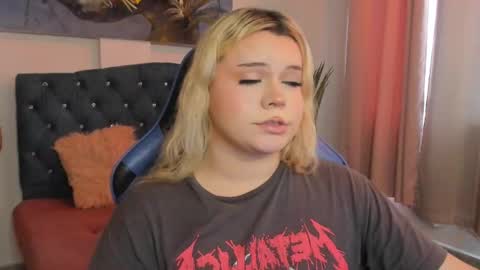 Maxine Minx online show from February 11, 2025, 3:29 pm