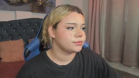 Maxine Minx online show from February 25, 2025, 9:31 am