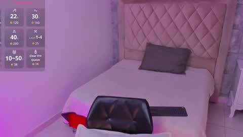 Maxine Minx online show from September 18, 2025, 5:31 am