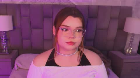 Maxine Minx online show from November 11, 2025, 7:30 am