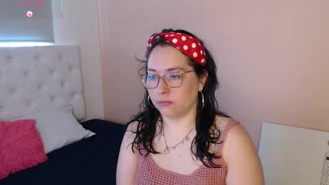 Snapshot of may_bloom chatting on February 5, 2026, 6:23 pm May online show from February 5, 2026, 6:23 pm