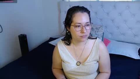 Snapshot of may_bloom chatting on February 9, 2026, 10:14 pm May online show from February 9, 2026, 10:14 pm