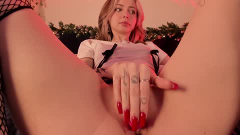 Snapshot of may_meowww chatting on December 10, 2024, 10:38 am May online show from December 10, 2024, 10:38 am