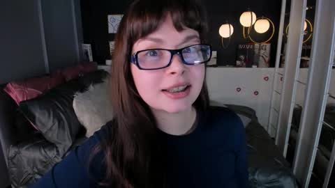 Snapshot of maya___muse chatting on February 27, 2026, 3:01 pm Maya online show from February 27, 2026, 3:01 pm