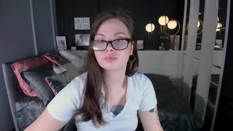 Snapshot of maya___muse chatting on March 1, 2026, 2:08 pm Maya online show from March 1, 2026, 2:08 pm