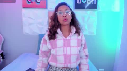 Maya online show from December 16, 2025, 2:33 pm