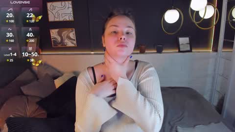 Snapshot of maya_muse chatting on January 13, 2025, 2:00 pm Woman online show from January 13, 2025, 2:00 pm