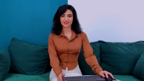 Snapshot of maya_rogerss chatting on February 2, 2025, 5:15 pm Maya online show from February 2, 2025, 5:15 pm