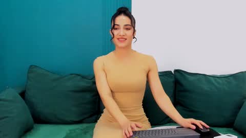 Snapshot of maya_rogerss chatting on February 8, 2025, 5:29 pm Maya online show from February 8, 2025, 5:29 pm