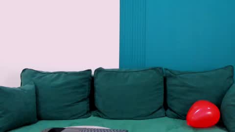 Snapshot of maya_rogerss chatting on February 14, 2025, 2:33 pm Maya online show from February 14, 2025, 2:33 pm