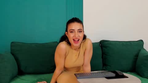 Snapshot of maya_rogerss chatting on February 19, 2025, 6:21 pm Maya online show from February 19, 2025, 6:21 pm