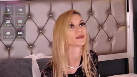 Snapshot of mayahales chatting on October 8, 2025, 10:57 am Maya online show from October 8, 2025, 10:57 am