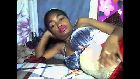 Snapshot of mayajadorelie chatting on December 19, 2025, 8:10 am charlesia online show from December 19, 2025, 8:10 am