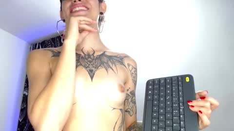 mayaredd online show from February 26, 2025, 6:37 am