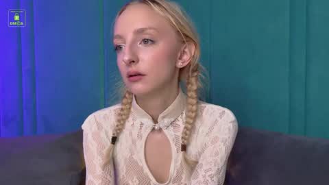 Snapshot of mayasnoww chatting on October 31, 2025, 6:47 am Maya online show from October 31, 2025, 6:47 am