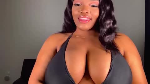 MayBabi online show from December 29, 2024, 3:03 pm