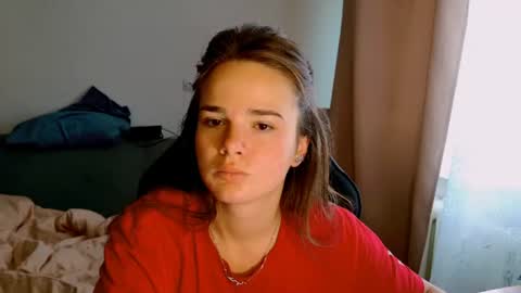 Snapshot of maybloom_ chatting on July 8, 2026, 5:34 am maybloom_ online show from July 8, 2026, 5:34 am