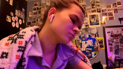 Rose online show from March 12, 2026, 9:32 pm